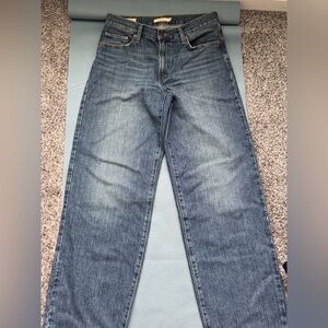 Vintage Premium Levi’s “Baggy Dad” jeans for women